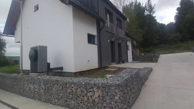 Prenájom: Nadštandardný rodinný dom v meste Čadca(210-P)