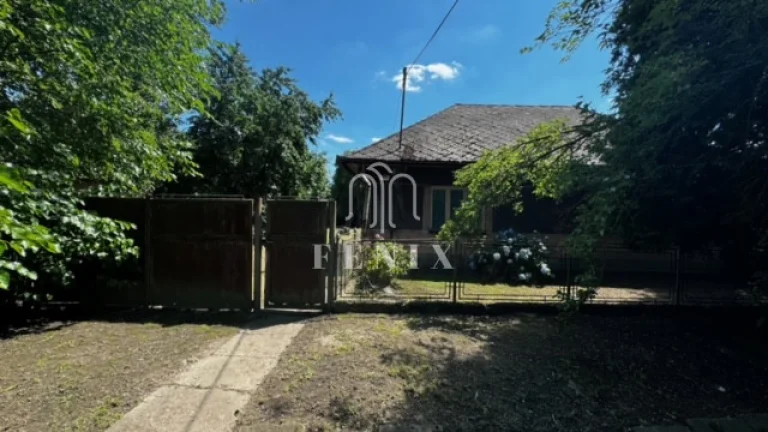 Starý rodinný dom s veľkým pozemkom - Perín-Chym - Gomboš