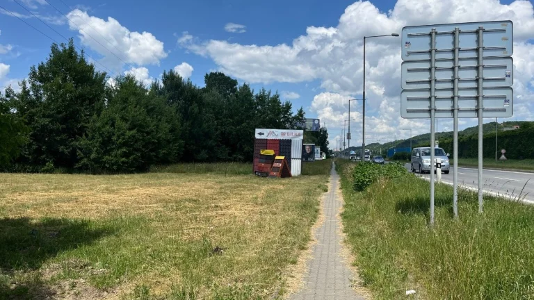 NA PREDAJ VIACÚĆELOVÝ POZEMOK, KOŚICE-JUH, Jazero