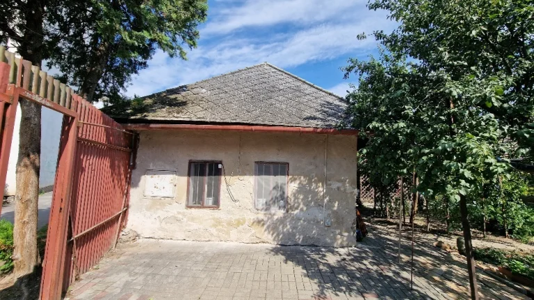 Sereď centrum- 3 izb.RD na 359 m2 pozemku na predaj