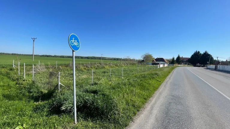Pozemok Trhová Hradská