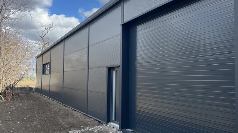 Predám sendvičovú halu o rozmere 300m²