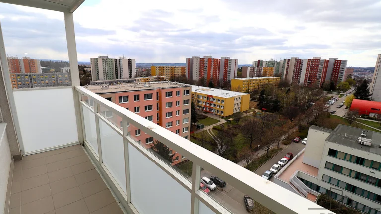 Prostorný byt 4+1 s lodžií a krásným výhledem – Brno, ul. Ve