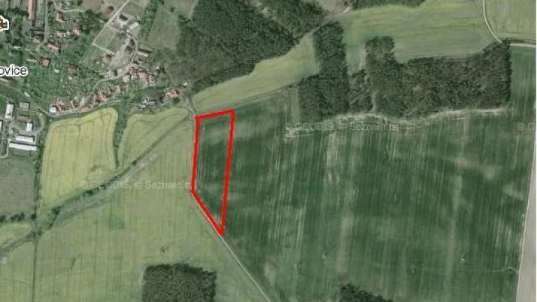 Prodám pozemek na kraji obce Konárovice
