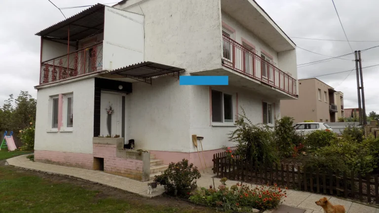 Na predaj 5 izb.poschodový dom v Tvrdošovciach .