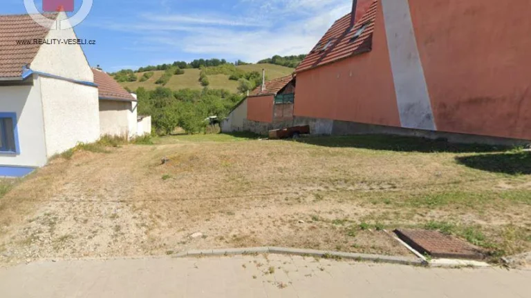 Prodej stavebního pozemku v obci Suchov, 2521 m2