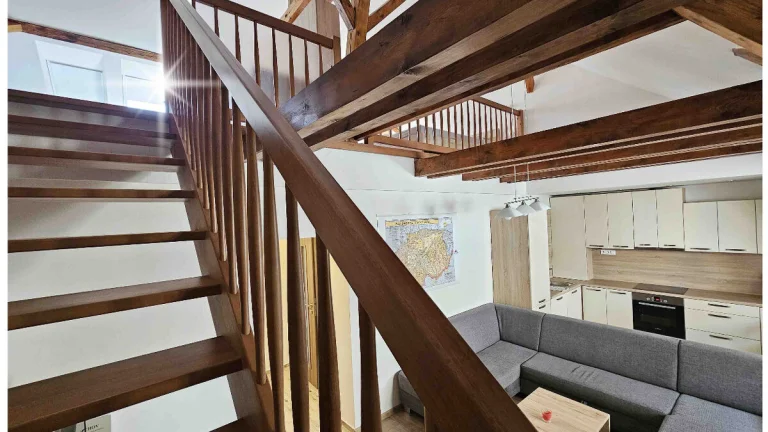 PRIAME CENTRUM BB / MEZONET / REKONŠTRUKCIA / 92 m2 / F. Šva