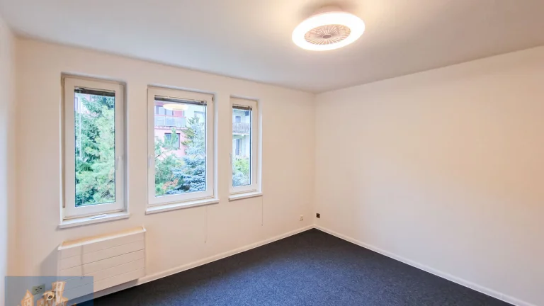 Pronájem kancelářských prostor 70 m2 v ulici Hněvkovská, Pra