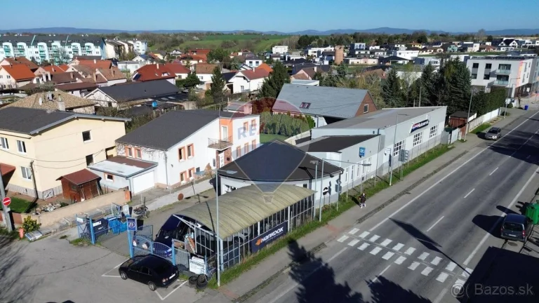 PREDAJ : Polyfunkčná budova 597 m2, pozemok 854 m2, Trnavská