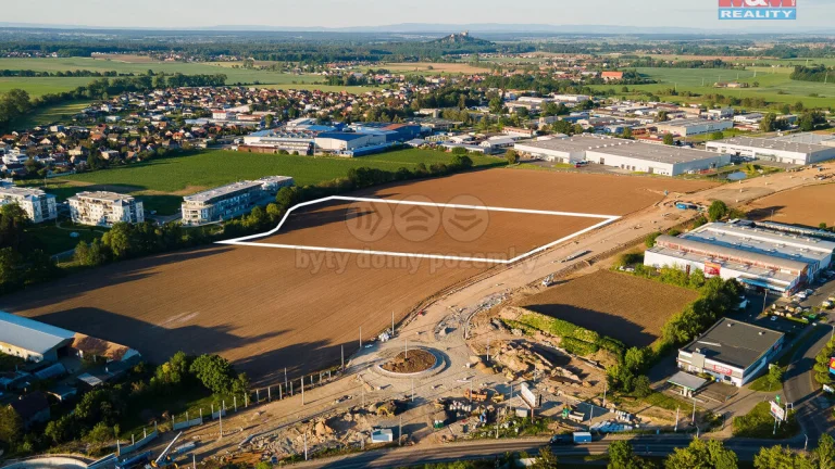 Prodej komerčního pozemku, 17.776 m², Pardubice - Trnová