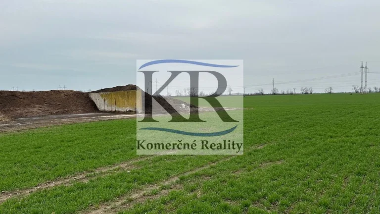 Investičný pozemok 28 249 m² neďaleko Trnavy na predaj