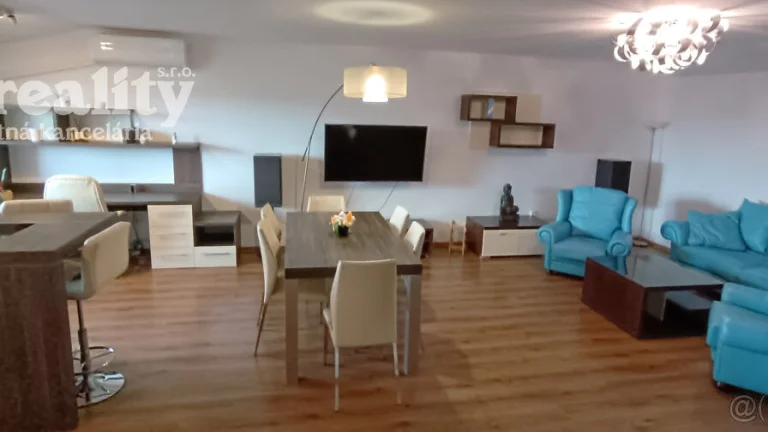 Na predaj nadštandardný 2 izbový byt v centre Nových Zámkov