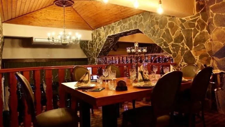 Plne funkčná a plne zariadená Gastro prevádzka. 251 m2.