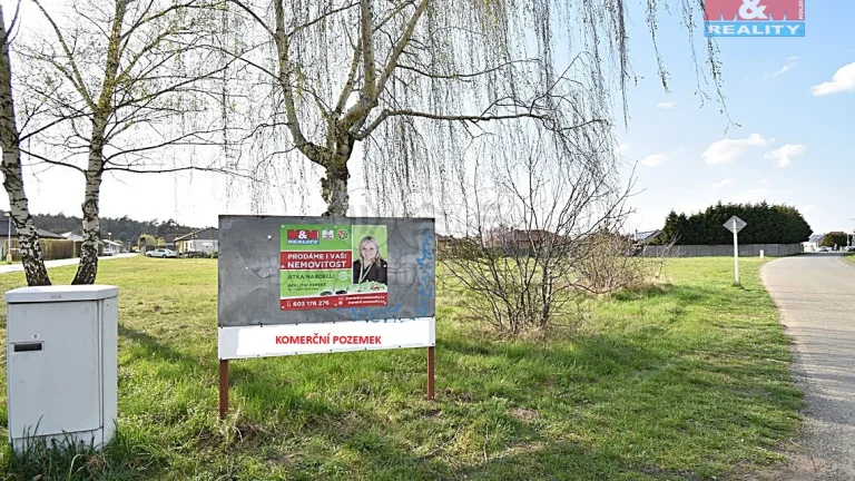 Prodej komerčního pozemku, 3208 m², Tišice