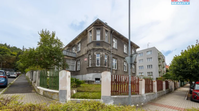 Prodej bytu 4+1, 95 m² se zahradou, K.Vary - Sládkova ul.