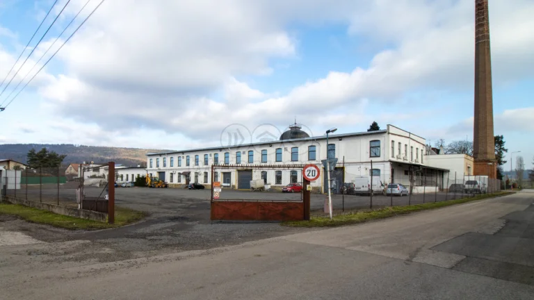 Pronájem skladu, 1998 m², Lázně Bělohrad