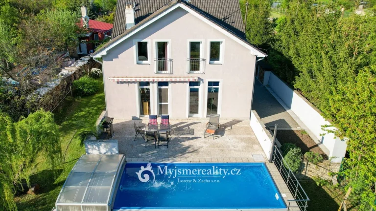 Prodej rodinného domu 5+1, 378 m2 - Znojmo, ev.č. LU2509