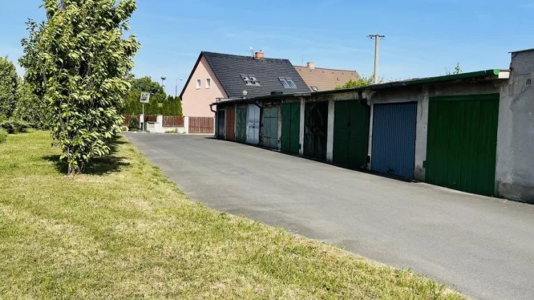 Prodej garáže ve Spořicích u Chomutova
