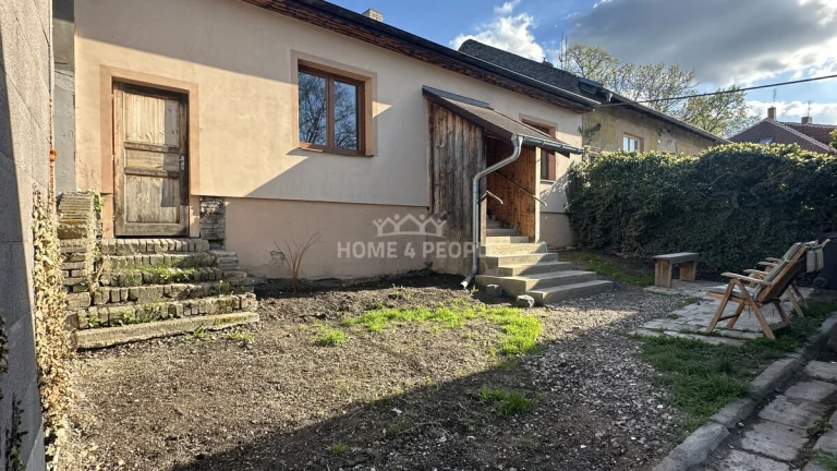 Pěkný, prostorný RD 4+KK, 90m2, pozemek 348m2, okr. Kladno-L