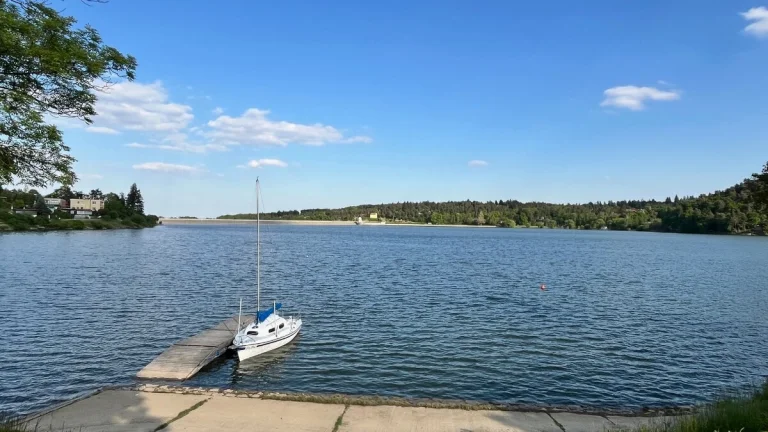 PRODEJ CELOROČ.CHATY S PARK.-PŘEHRADA PLUMLOV