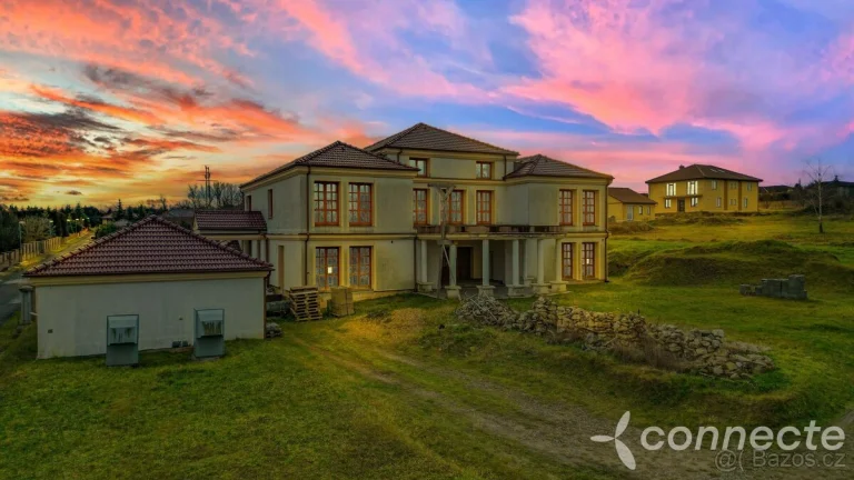 Velkorysý dům 9+kk s užitnou plochou 697 m2 Bezděkov u Žatc