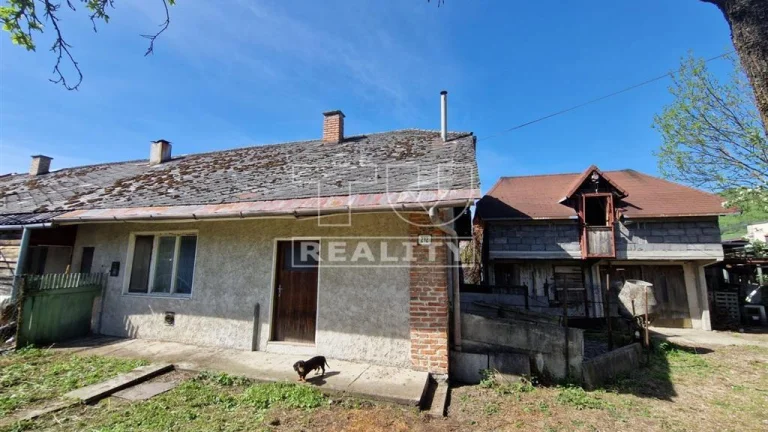 NA PREDAJ RODINNÝ DOM, DOMANIŽA, 411 M2