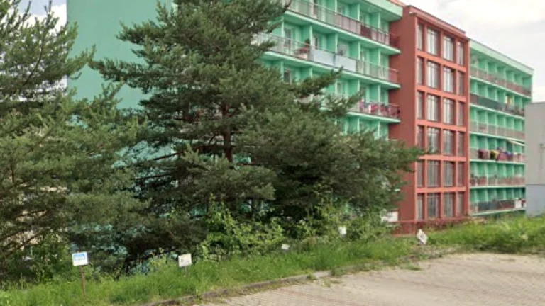 Zrekonštruovaný zariadený 1 izb. byt s 2 loggiami Banská Bys