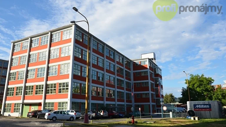 Pronájem skladového prostoru 710 m²