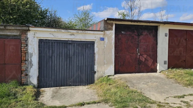 Prodej garáže 19 m2 vč. pozemku na okraji obce Šlapanice,...