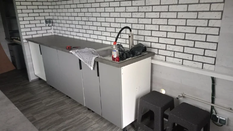 Gastro kontejner 6x2,5m - Sleva