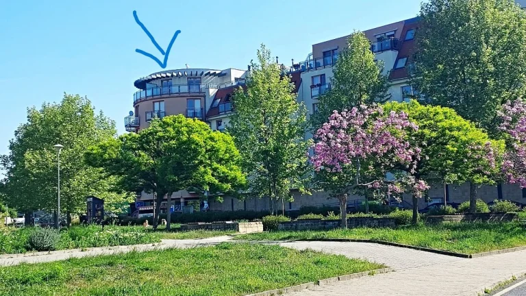 Pronájem velkého bytu s terasou, 2x park,stání, 2x sklep