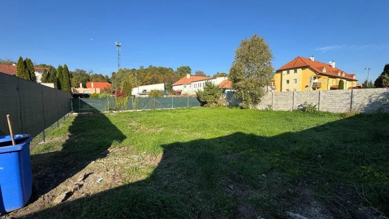 PREDAJ Stavebný pozemok o výmere 453 m2 v Brestovanoch