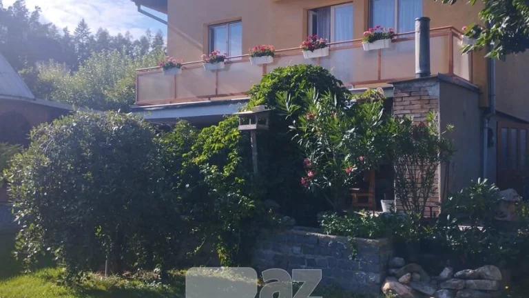 RD, 3NP, 171 m2, 2 x terasa, 2 x lodžie, garáž, technická bu