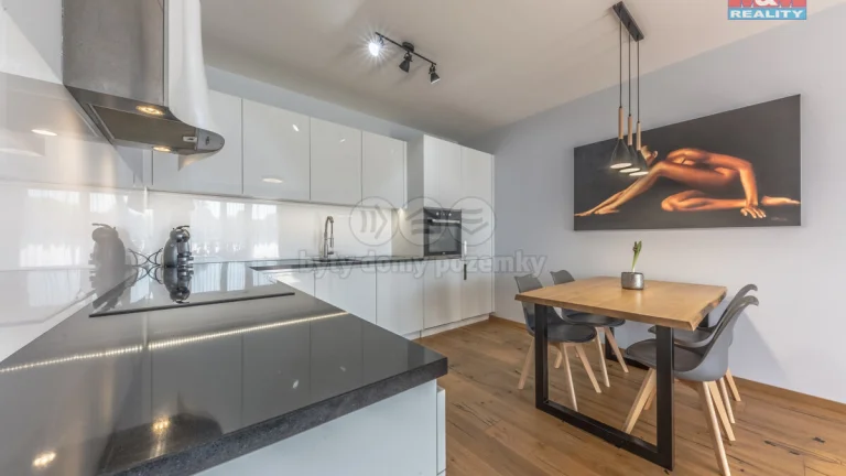 Pronájem bytu 3+kk se zahrádkou, 125 m², Praha - Hostavice