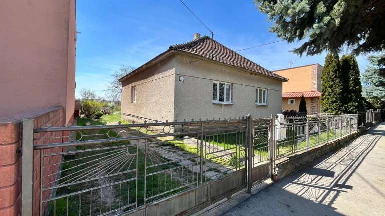 Rodinný dom v Zemianskych Sadoch s pozemkom 1244m²