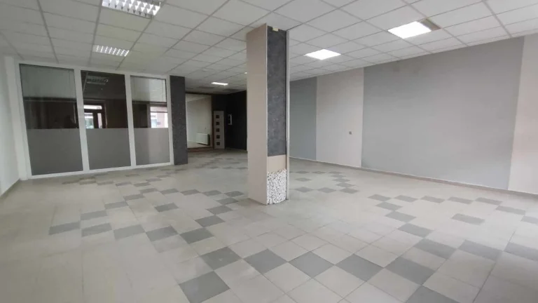 Ponúkame na prenájom komerčné a prevádzkové priestory Levice