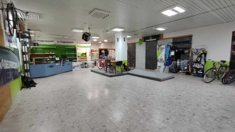 Na prenájom obchodné priestory v LEviciach, centrum
