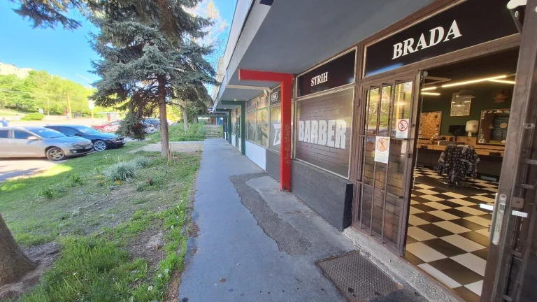 Prenájom Kresla (Barbershop) 300 EUR