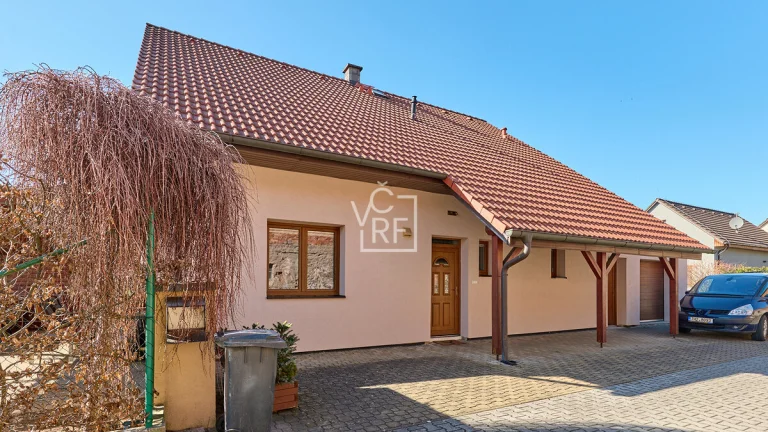 Prodej zánovního vícegeneračního rodinného domu v Brozanech
