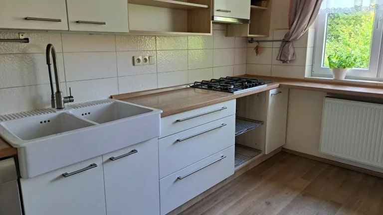 Nabízíme k dlouhodobému pronájmu byt 3+KK