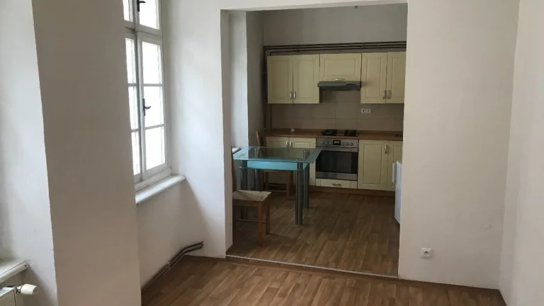 Byt v centru Liberce s výhledem na radnici od 1.7.2025