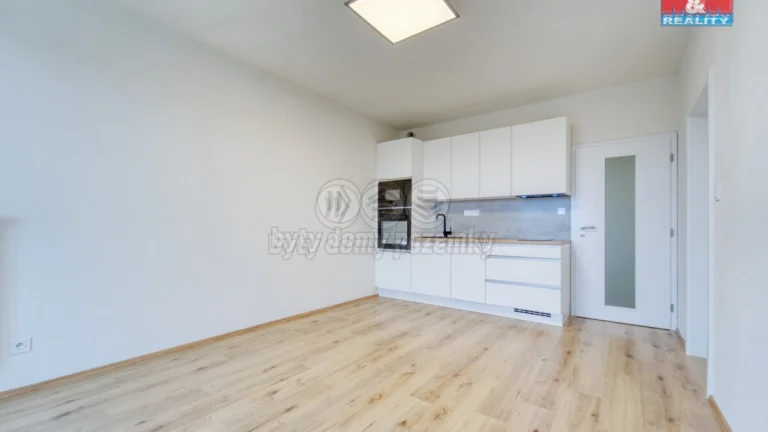 Pronájem bytu 2+kk, 44 m², Plzeň, ul. Poděbradova