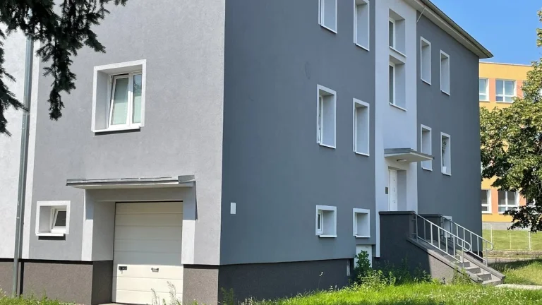 Pronájem bytu 3+1 v ulici Na Průhoně, Chomutov