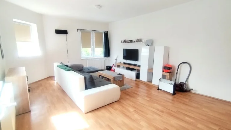 Pronájem prostorného bytu 1+kk / 36m, Hlučín, ul. P.Bezruče