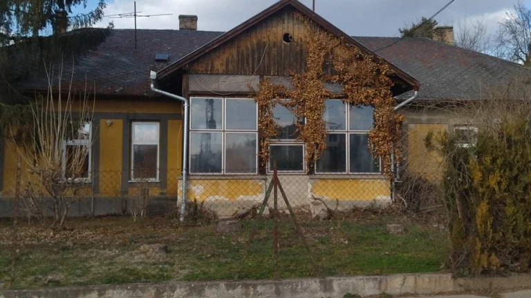 Predám jedinečnú starú nehnuteľnosť na okraji Budapešti