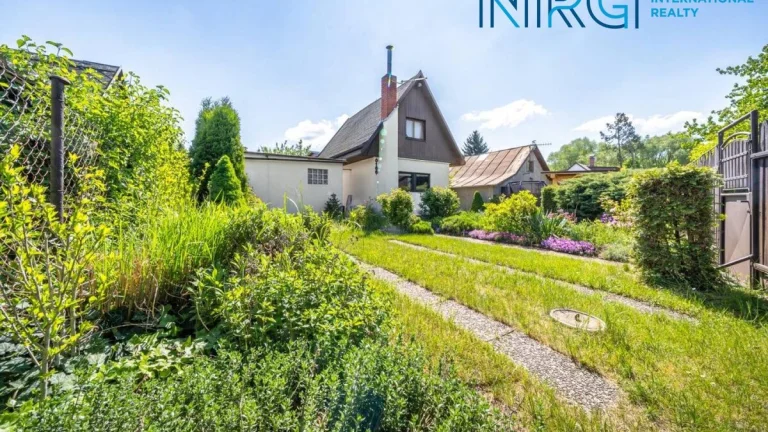Prodej chaty, 37m2, zahrada 253m2, Káraný
