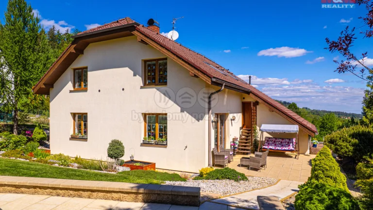 Prodej rodinného domu, 230 m², Pstruží