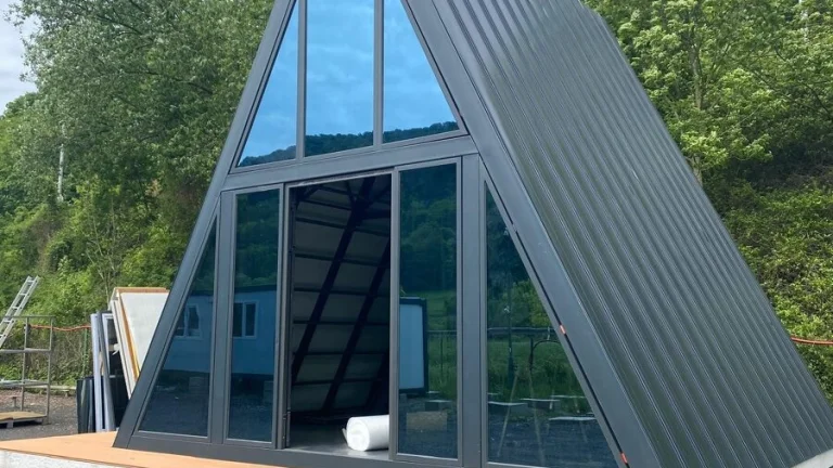 A - FRAME dům z ocelové konstrukce