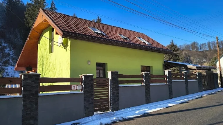 Predám dom v Podbrezovej s veľkým pozemkom a s potokom
