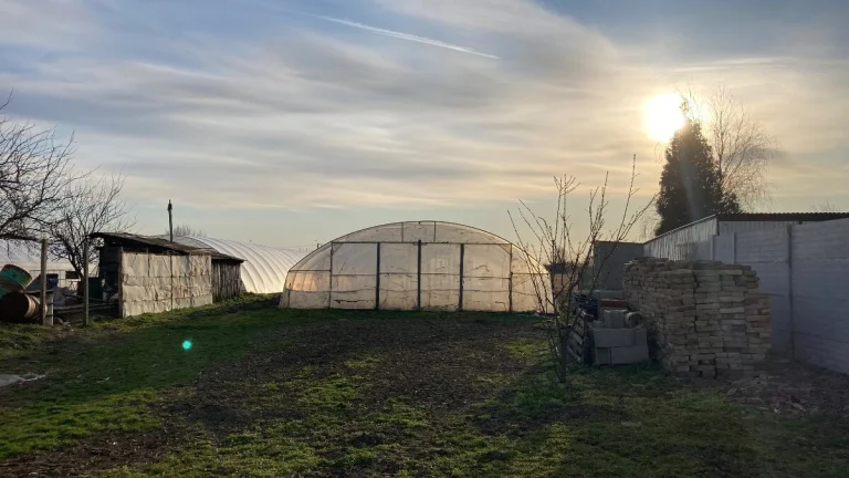 Pozemok 1000m2 v obci Tvrdošovce